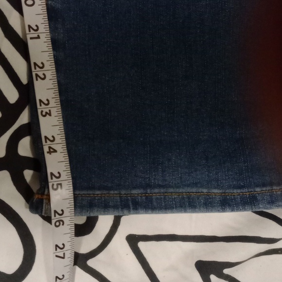 Style & Co. Curvy Mid - Rise Capri Jeans. Size 18W - Picture 9 of 13